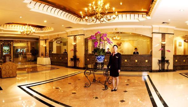 Green Land Hotel Kunming Exteriör bild