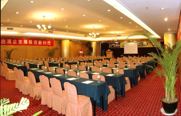 Green Land Hotel Kunming Exteriör bild